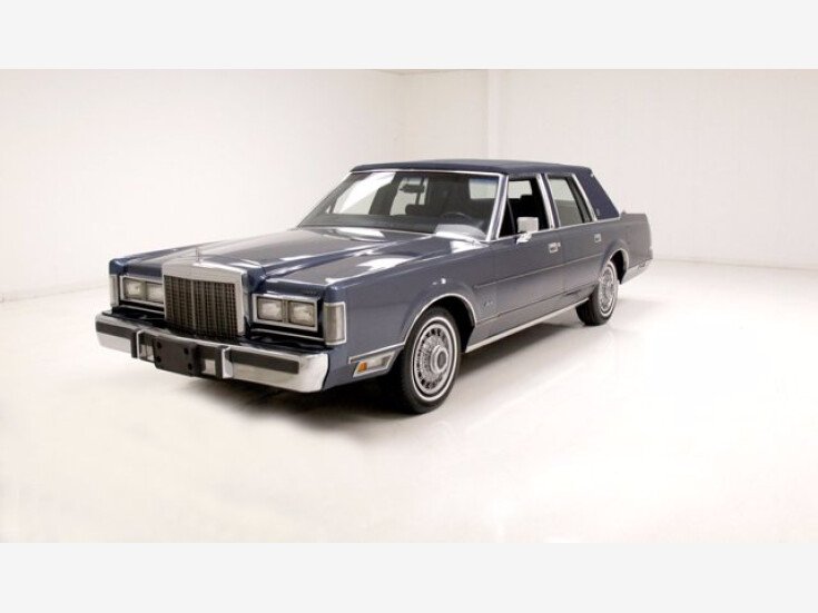 Photo for 1987 Lincoln Town Car